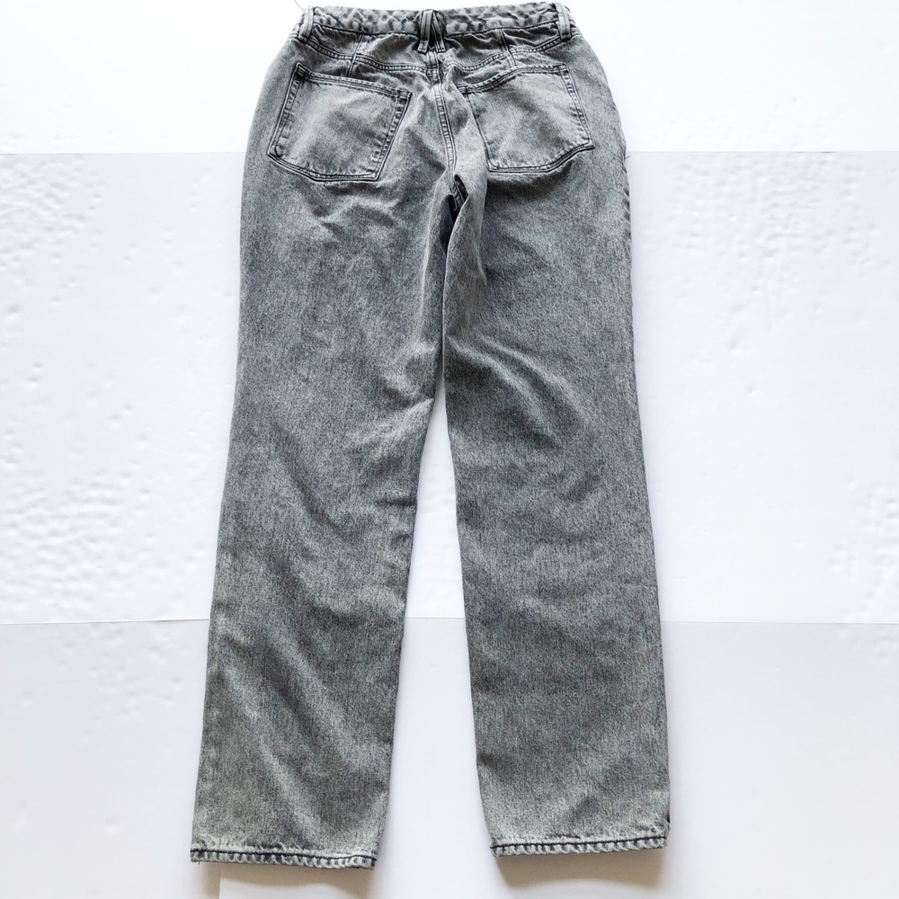 Good American Straight Leg Jeans in Washed Gray - Picture 4 of 9